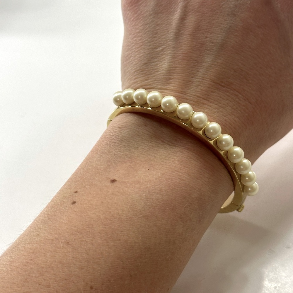 Kate Spade Pearly Delight Hinged Bangle